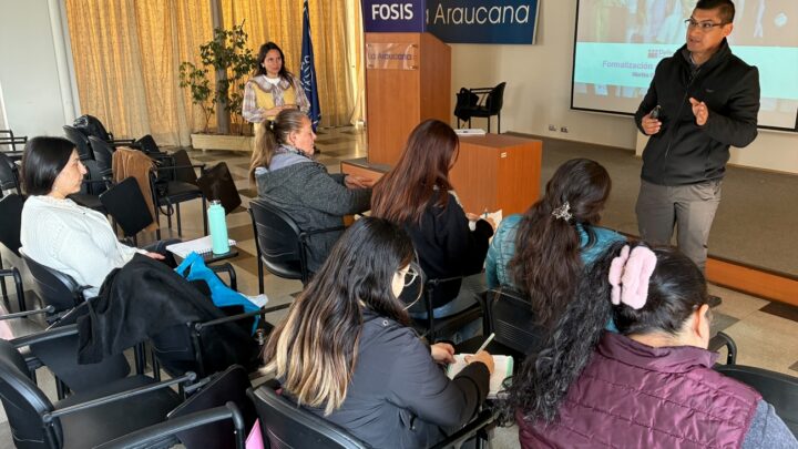 DEDECON ha capacitado más de mil emprendedores FOSIS durante el 2026