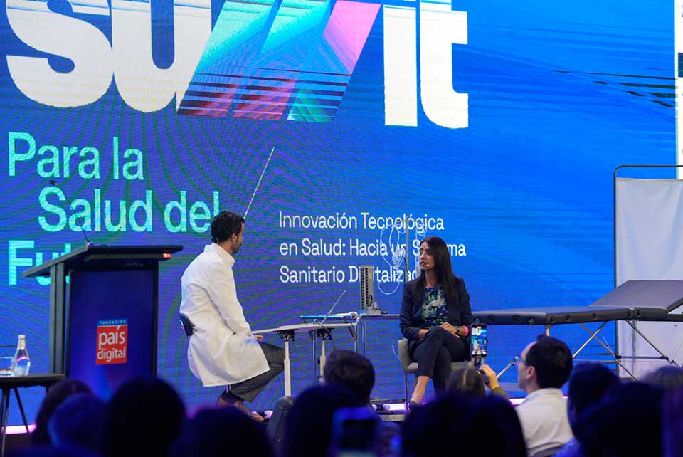 Summit para la Salud del Futuro | IA busca anticiparse a los riesgos de salud: expertos abordarán cómo Chile puede avanzar hacia una medicina más predictiva y preventiva